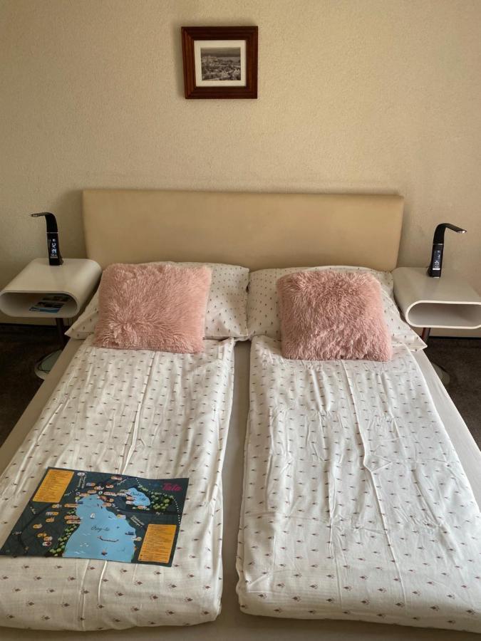 Panzio Tata Bed and Breakfast Buitenkant foto