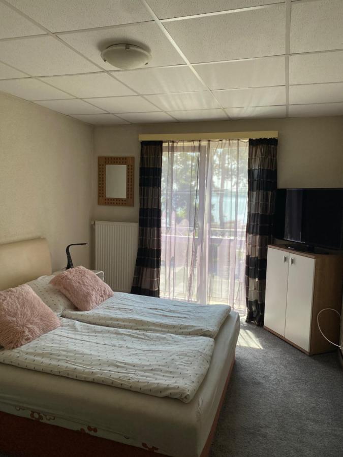 Panzio Tata Bed and Breakfast Buitenkant foto