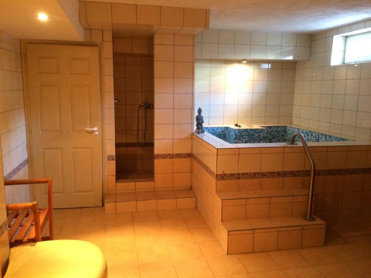 Panzio Tata Bed and Breakfast Buitenkant foto