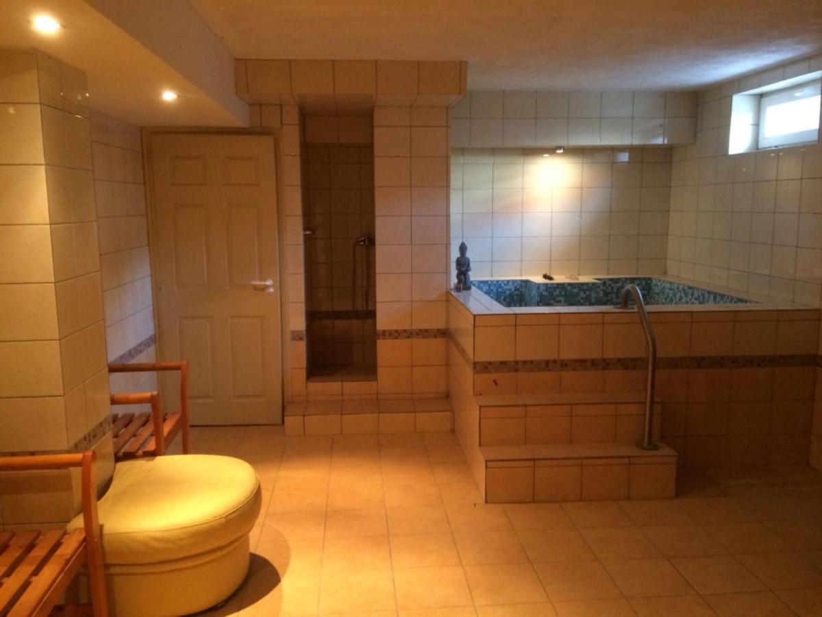 Panzio Tata Bed and Breakfast Buitenkant foto