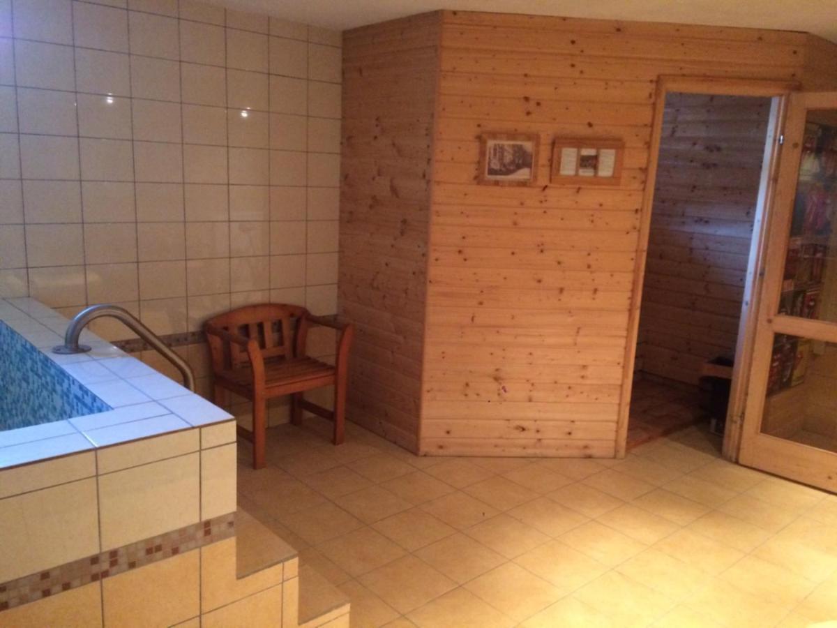 Panzio Tata Bed and Breakfast Buitenkant foto